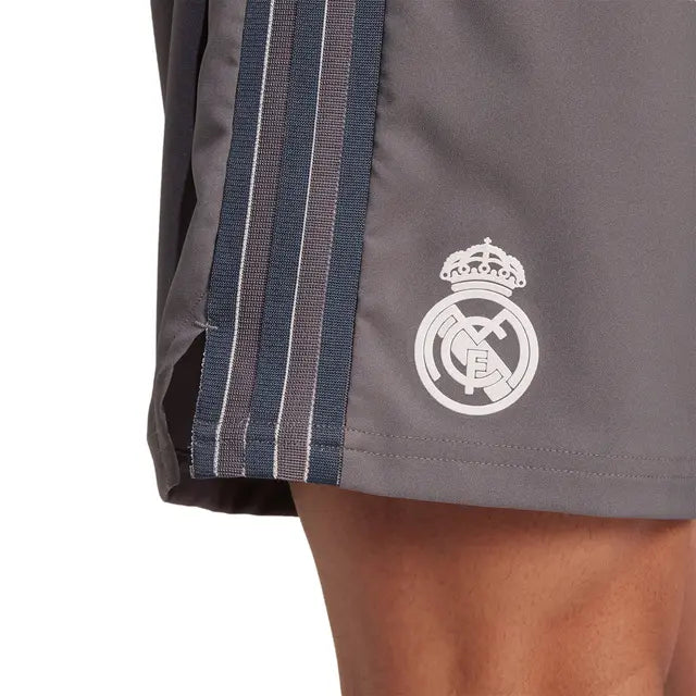 القميص الثالث لريال مدريد 24/25